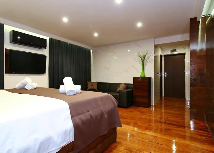 Deluxe Dino & * ザダル