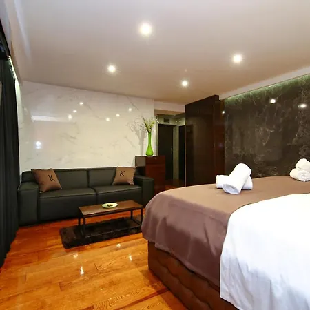 Deluxe Dino * Задар